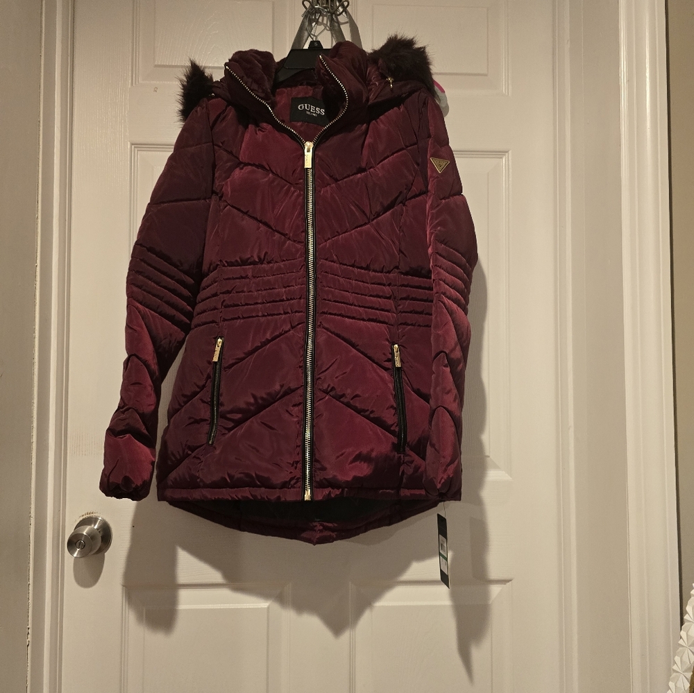 GUESS Women's midweight puffer jacket NWT - Picture 3 of 5